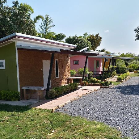 Baan Hin Sai Suay Hotel Nong Sarai Exterior foto